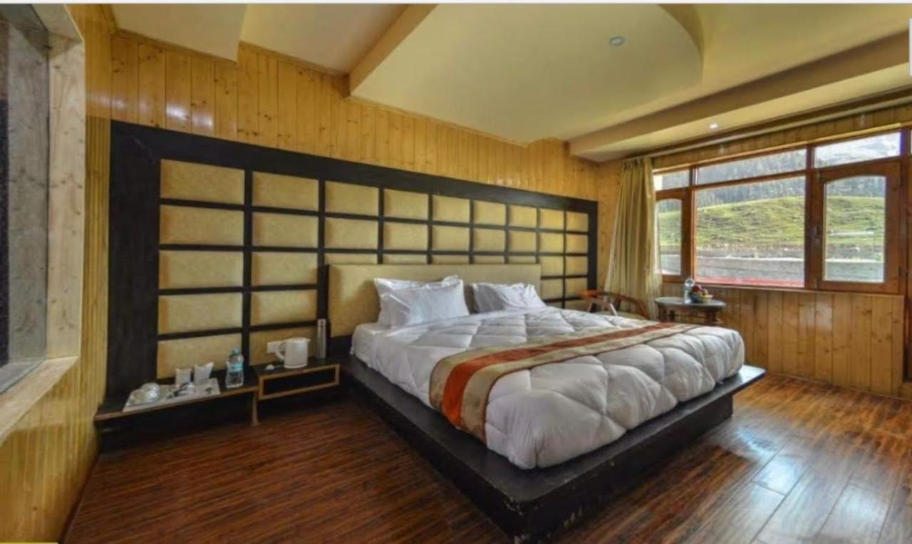 Hotel Sheen Srīnagar 外观 照片