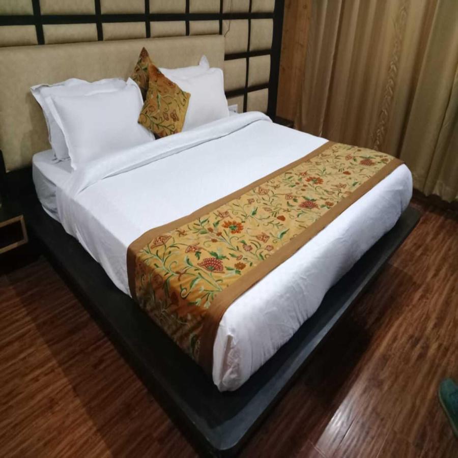 Hotel Sheen Srīnagar 外观 照片