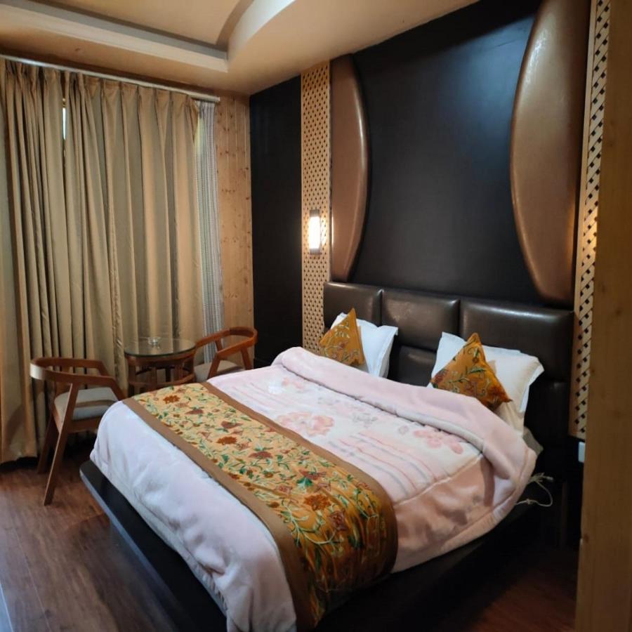 Hotel Sheen Srīnagar 外观 照片