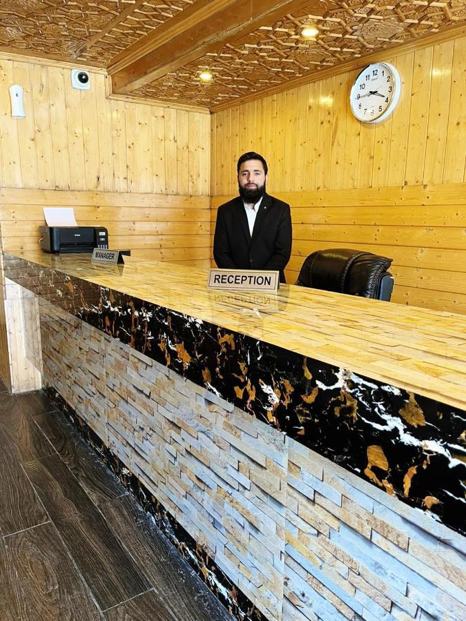 Hotel Sheen Srīnagar 外观 照片