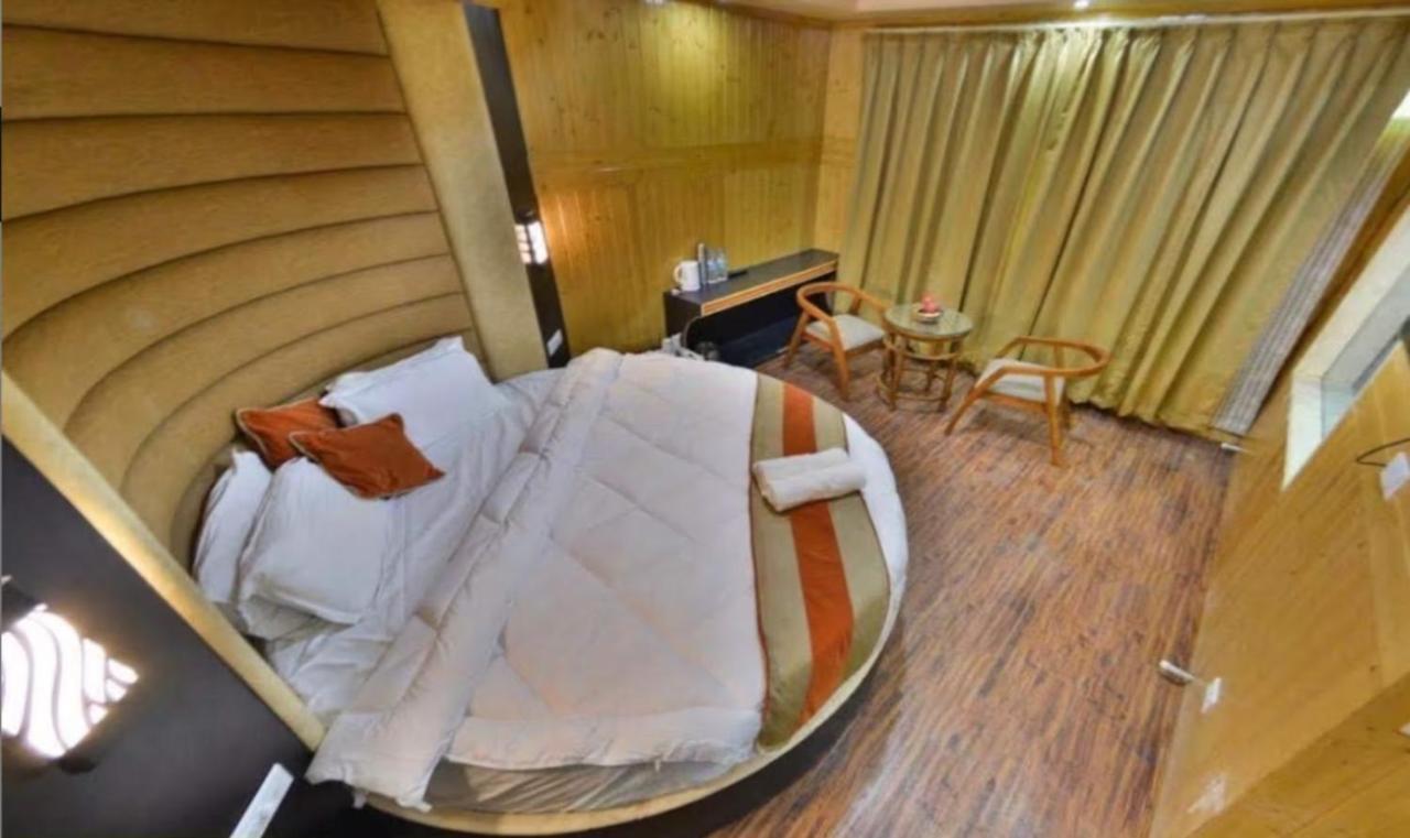 Hotel Sheen Srīnagar 外观 照片