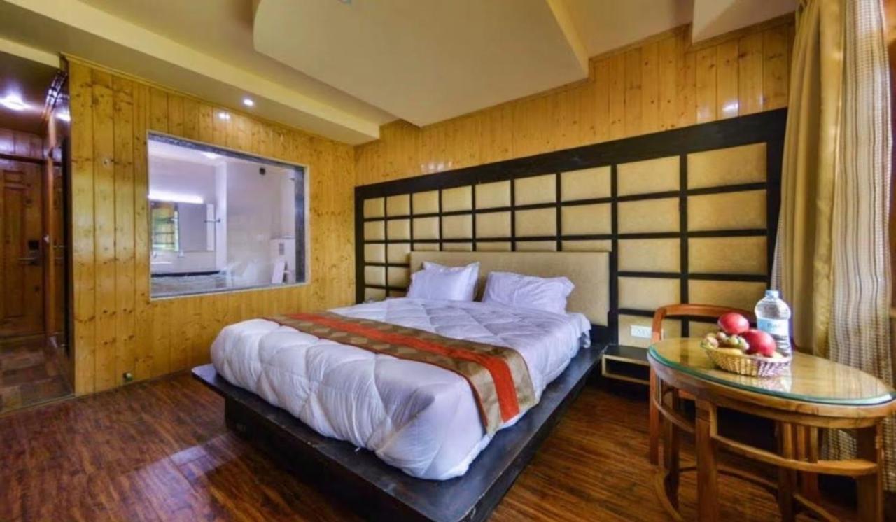 Hotel Sheen Srīnagar 外观 照片