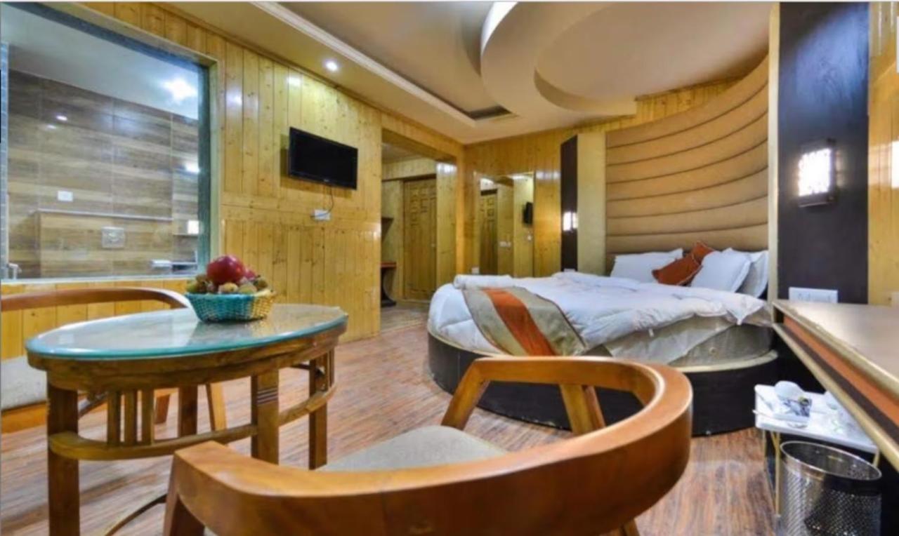 Hotel Sheen Srīnagar 外观 照片