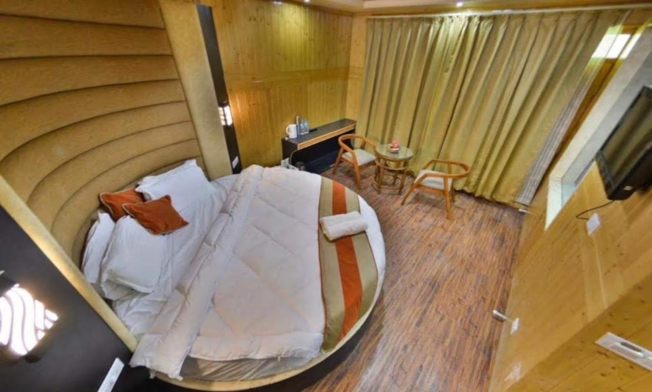 Hotel Sheen Srīnagar 外观 照片